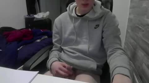 pere online show from February 6, 4:49 am