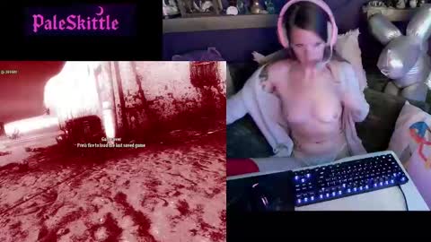 Snapshot of paleskittle chatting on October 5, 9:22 pm Pale Skittle online show from October 5, 9:22 pm