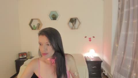 Paloma  online show from April 8, 9:40 pm