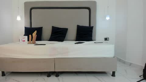 pamelabonnet_mml online show from April 7, 8:22 pm