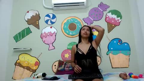 pamelaskiny20 online show from April 10, 3:39 pm