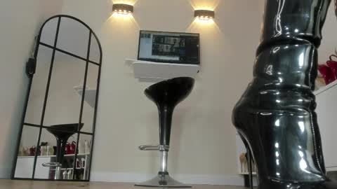 pamelasmith128858 online show from March 24, 7:09 pm