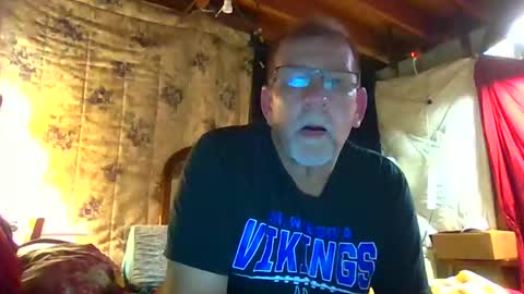 a online show from March 1, 7:40 pm