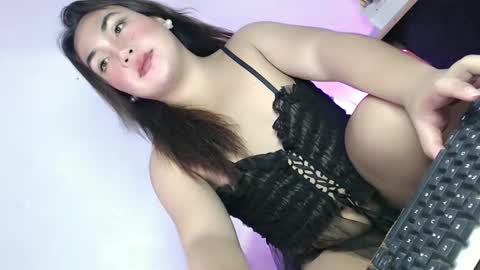 Fina Dwarf online show from May 31, 6:09 pm