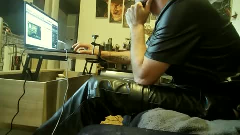 papillondusud84 online show from November 30, 3:30 pm