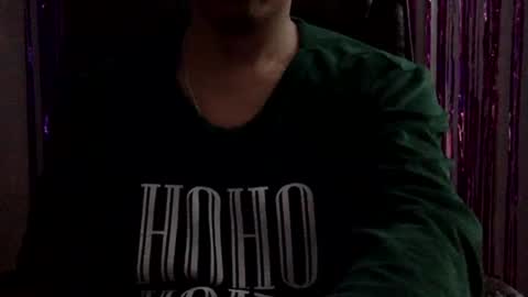 Snapshot of papy_dani33 chatting on February 8, 8:20 am papy_dani33 online show from February 8, 8:20 am