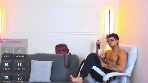 Ryan And Casper online show from May 21, 2:12 pm