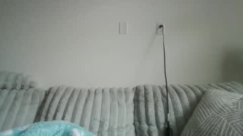 parisbaby2000 online show from September 10, 3:13 pm