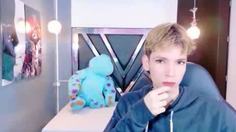 park_jimin1 online show from January 8, 12:55 pm