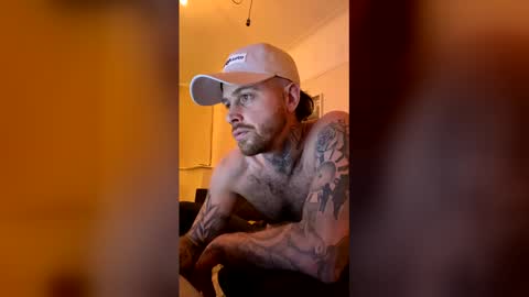 parkertom525 online show from April 6, 9:49 pm