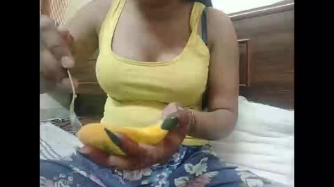 parneetu_642 online show from May 25, 2:01 pm