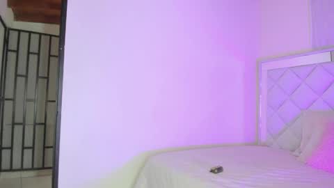 passionfruitx2 online show from April 1, 9:45 pm