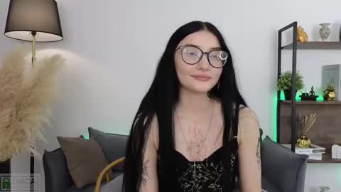 Patricia online show from November 9, 2:42 pm