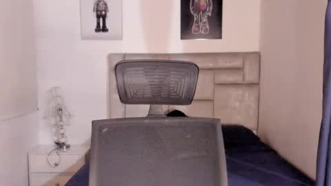 PAUL ROGER online show from December 16, 12:29 am