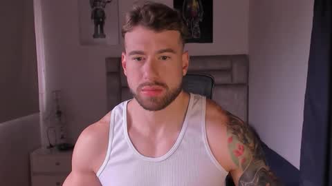 PAUL ROGER online show from December 2, 1:53 pm