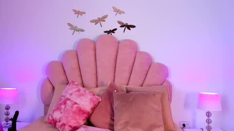 Paula   online show from February 20, 1:02 pm