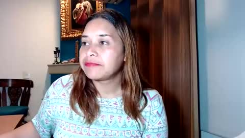 Snapshot of paula_anderson chatting on December 10, 1:00 am PAULA online show from December 10, 1:00 am