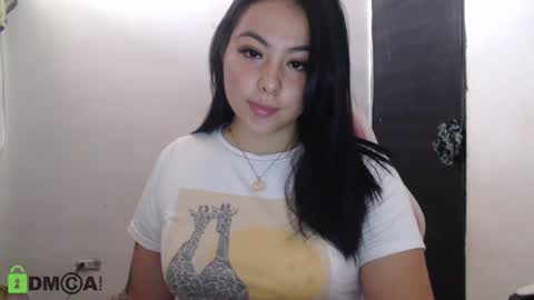 Snapshot of paula_torrez chatting on February 4, 10:13 pm paula_torrez online show from February 4, 10:13 pm