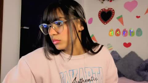 Paula  online show from April 21, 3:35 am