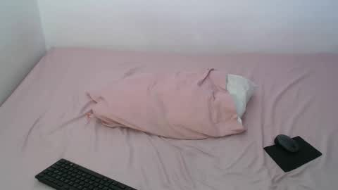 Snapshot of paulainblue chatting on October 26, 2:12 am   online show from October 26, 2:12 am