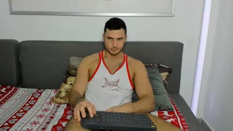 paulblack021 online show from March 5, 9:48 pm