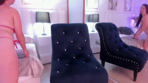 paulina johns online show from April 10, 2:11 pm