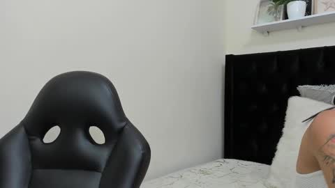 Paulina  online show from December 3, 9:39 am