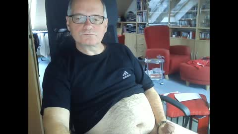 Pavlov aka Peter online show from December 19, 10:34 am