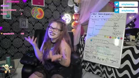 ArtsyHeartsyy online show from December 21, 5:47 am