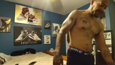 Snapshot of pcuddy3 chatting on October 18, 12:42 pm Phenomenal online show from October 18, 12:42 pm