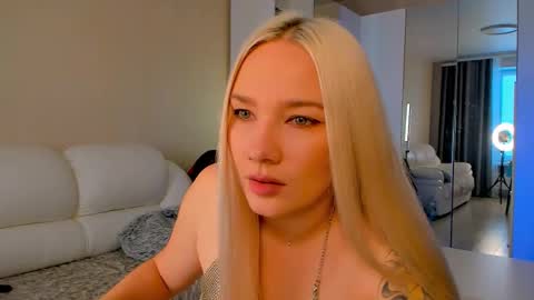 peachju1cy online show from September 19, 5:44 am