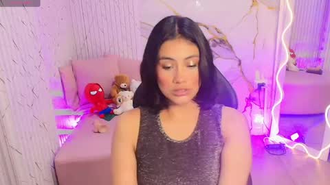 peachy_tay online show from May 6, 11:38 am