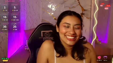 peachy_tay online show from April 27, 11:52 am