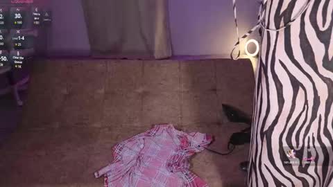 peggy-funn online show from November 11, 4:47 am