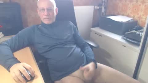 Pemue65 online show from April 9, 6:19 am