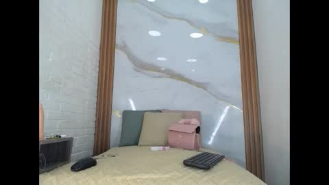 Penelopee Rouse online show from September 17, 9:40 pm