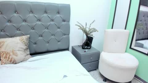 Penelope online show from March 4, 2:27 am