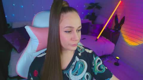 Dia  online show from November 12, 7:27 pm