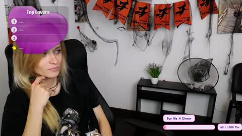 Mia online show from November 1, 8:13 am