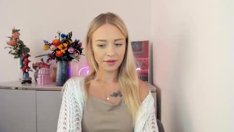 Cindy online show from September 26, 5:37 am