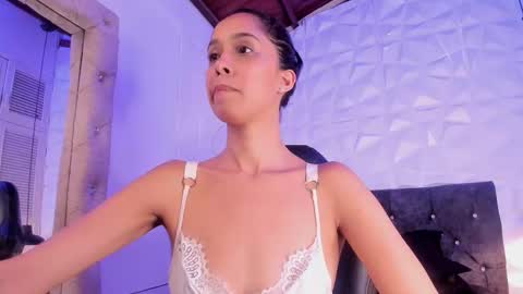 perla dl online show from February 23, 10:01 pm