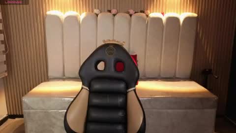 perla_lovely online show from April 18, 1:24 pm