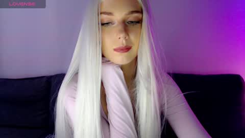 Snapshot of pervyblonde chatting on December 13, 12:28 pm Isabella online show from December 13, 12:28 pm
