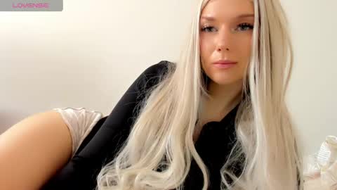 Isabella online show from May 15, 10:34 am