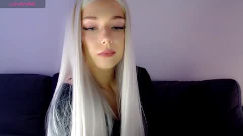 Snapshot of pervyblonde chatting on January 3, 8:10 am Isabella online show from January 3, 8:10 am
