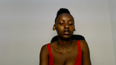petite_funnie online show from June 25, 7:52 pm