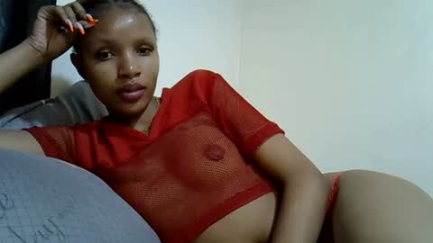 petite_melinda online show from July 4, 12:37 am