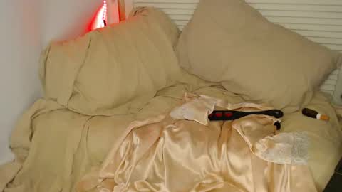 petitegirlypop online show from September 28, 2:04 pm