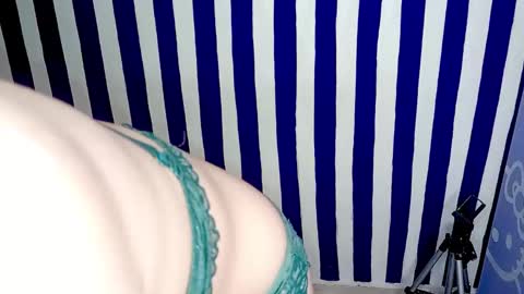 danna online show from March 31, 5:08 am