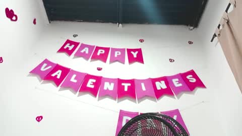 danna online show from February 28, 7:15 am